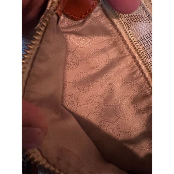 Michael Kors mk tan/white Fulton pebble leather crossbody bag/purse/pocketbook - Picture 8 of 10